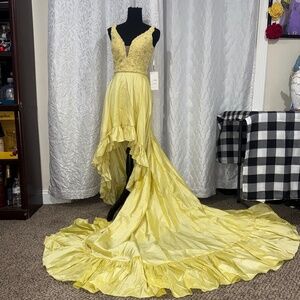 Sherri Hill 4324 Black Nude Lace Hi Low Dress Size 2 NWT Train Prom Formal Gown